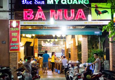 Thưởng Thức Hương Vị Mì Quảng Chính Hiệu Tại Mì Quảng Bà Mua Đà Nẵng