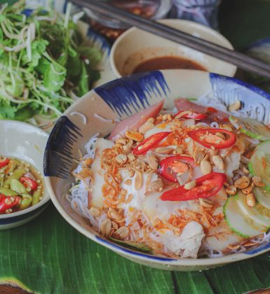 BÚN MẮM NÊM HEO LUỘC