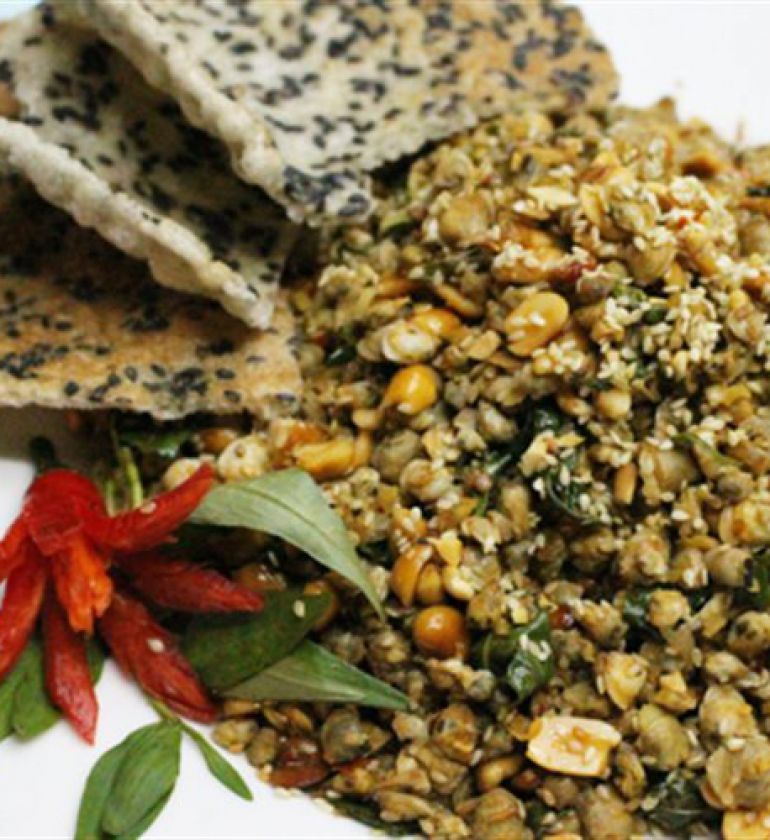 HẾN XÚC BÁNH TRÁNG